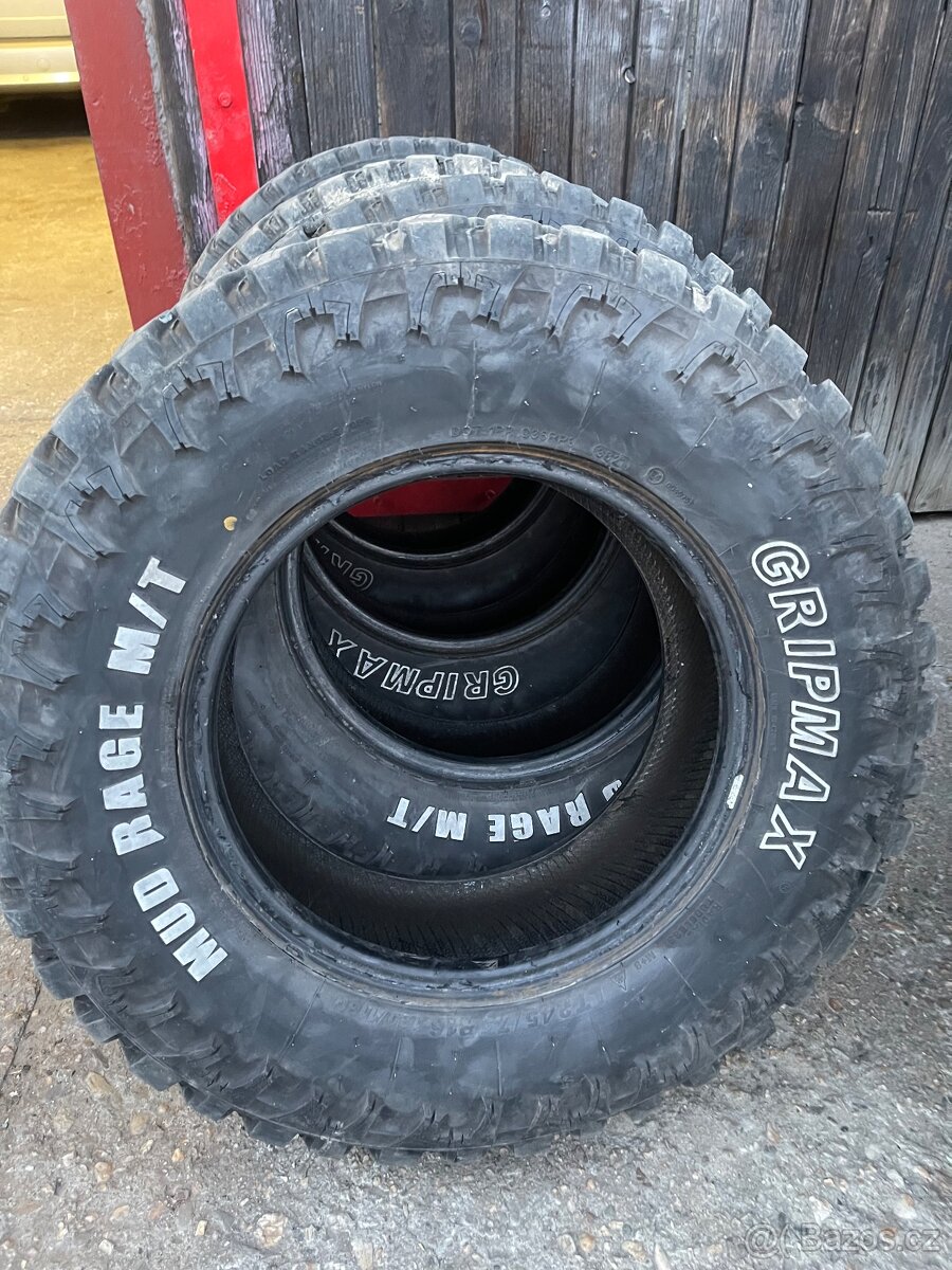 Gripmax mud race M/T 245/75 16