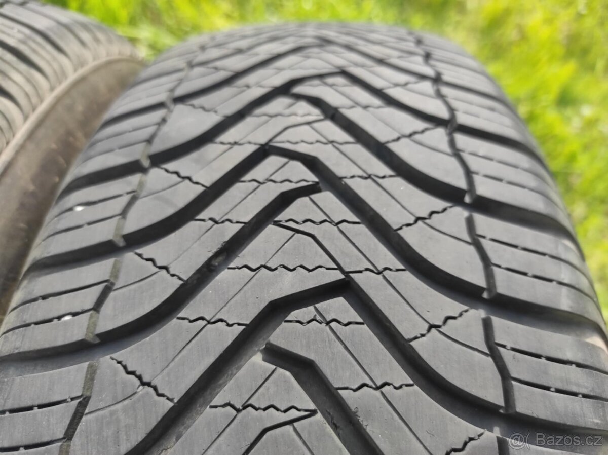 Nové pneu Gripmax SureGrip A/S Nano 205/70R15