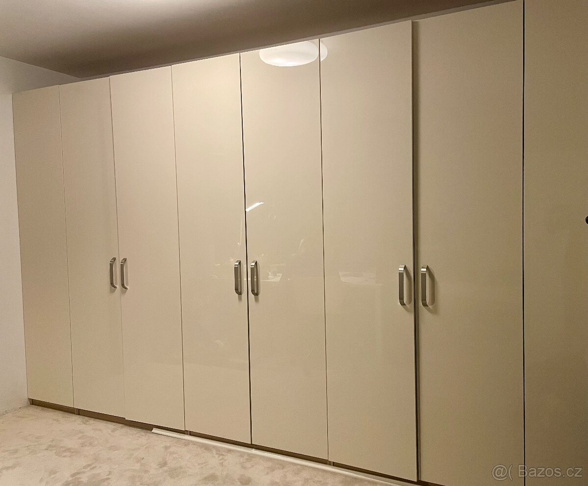 Dveře na míru na šatní skříně PAX - IKEA
