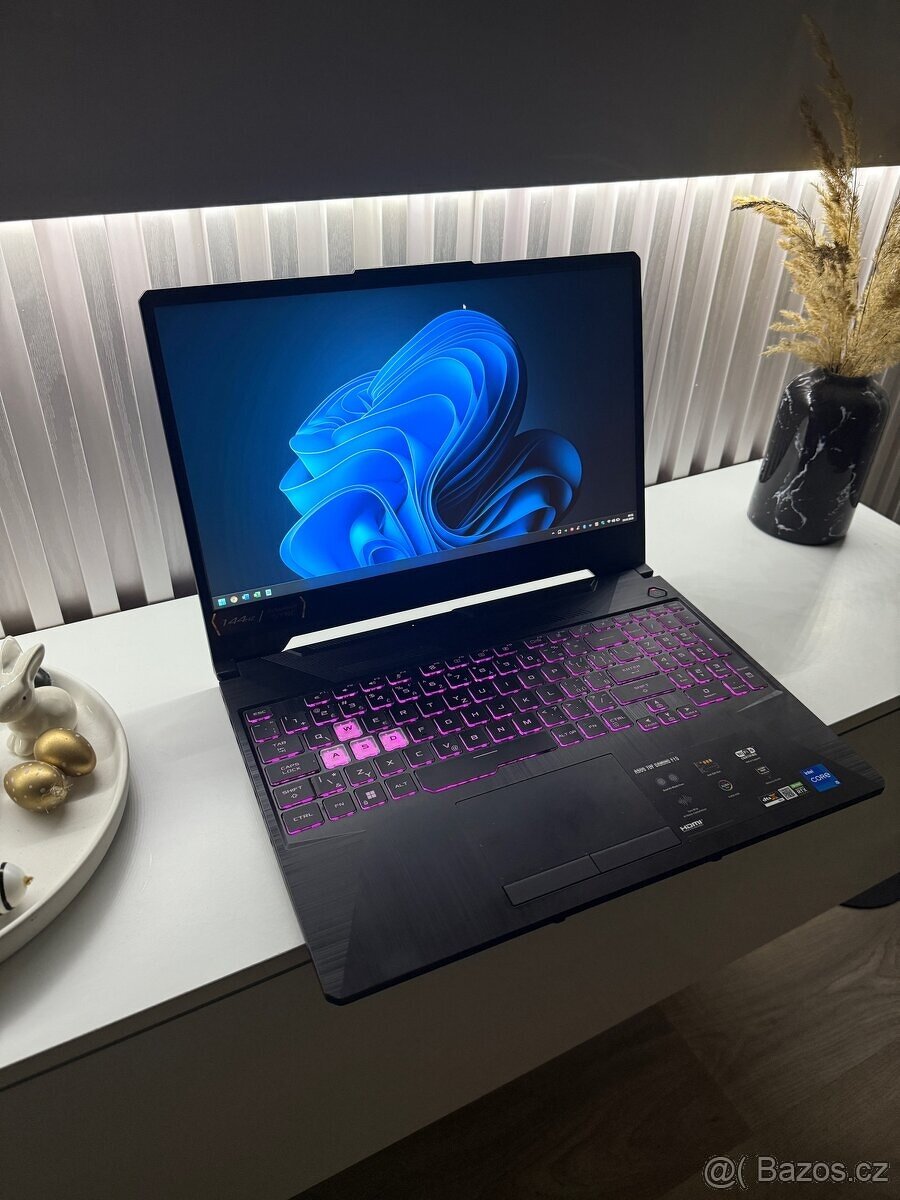 Herní notebook ASUS F15 - záruka, i5/RTX3050/144Hz/16GB/SSD