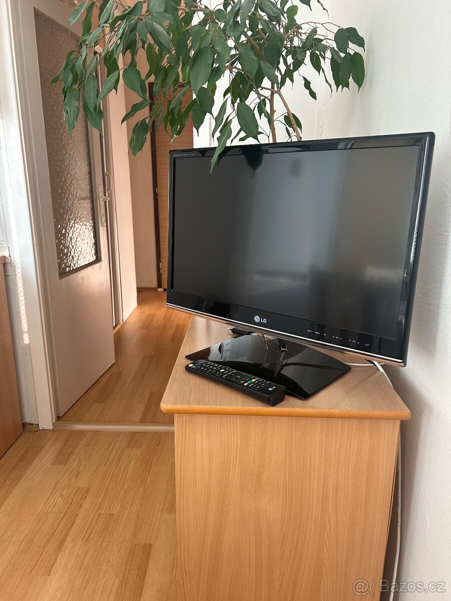 Tv LG uhlopříčka 60 cm