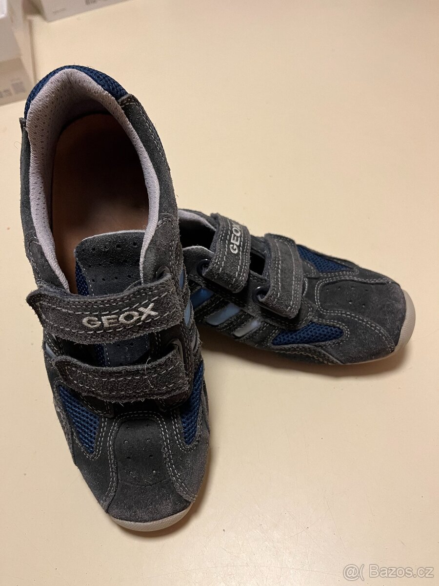 Prodám chlapecké boty Geox vel. 37, vnitřní stélka 23 cm.