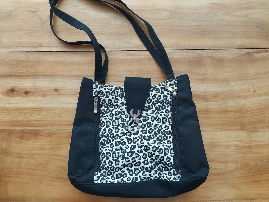 Zánovní dámská dívčí taška kabelka na rameno - leopard