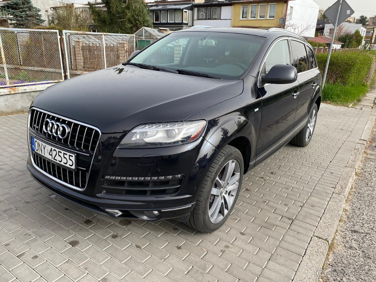 AUDI Q7 2015