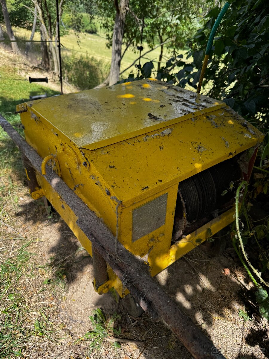 Stavební vrátek