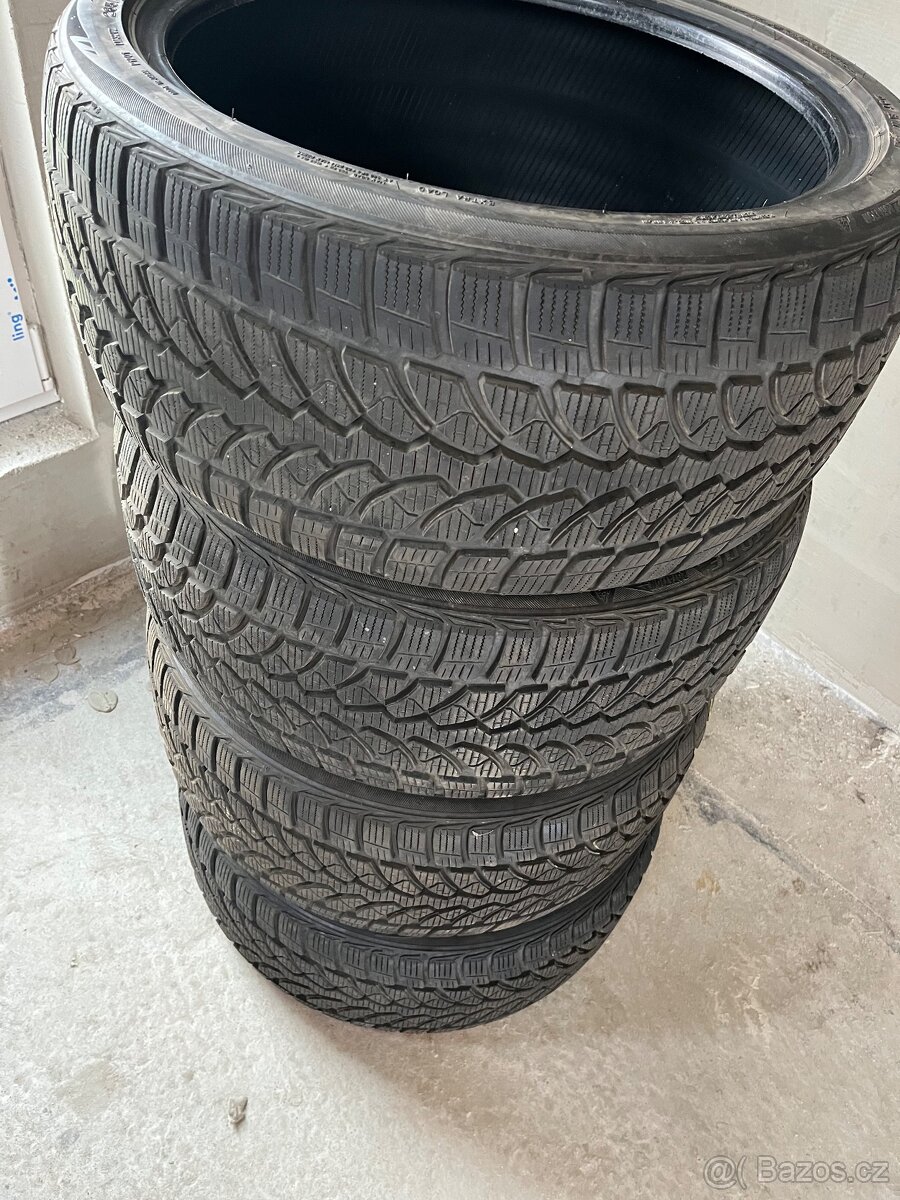 Zimní pneu 265/35/19