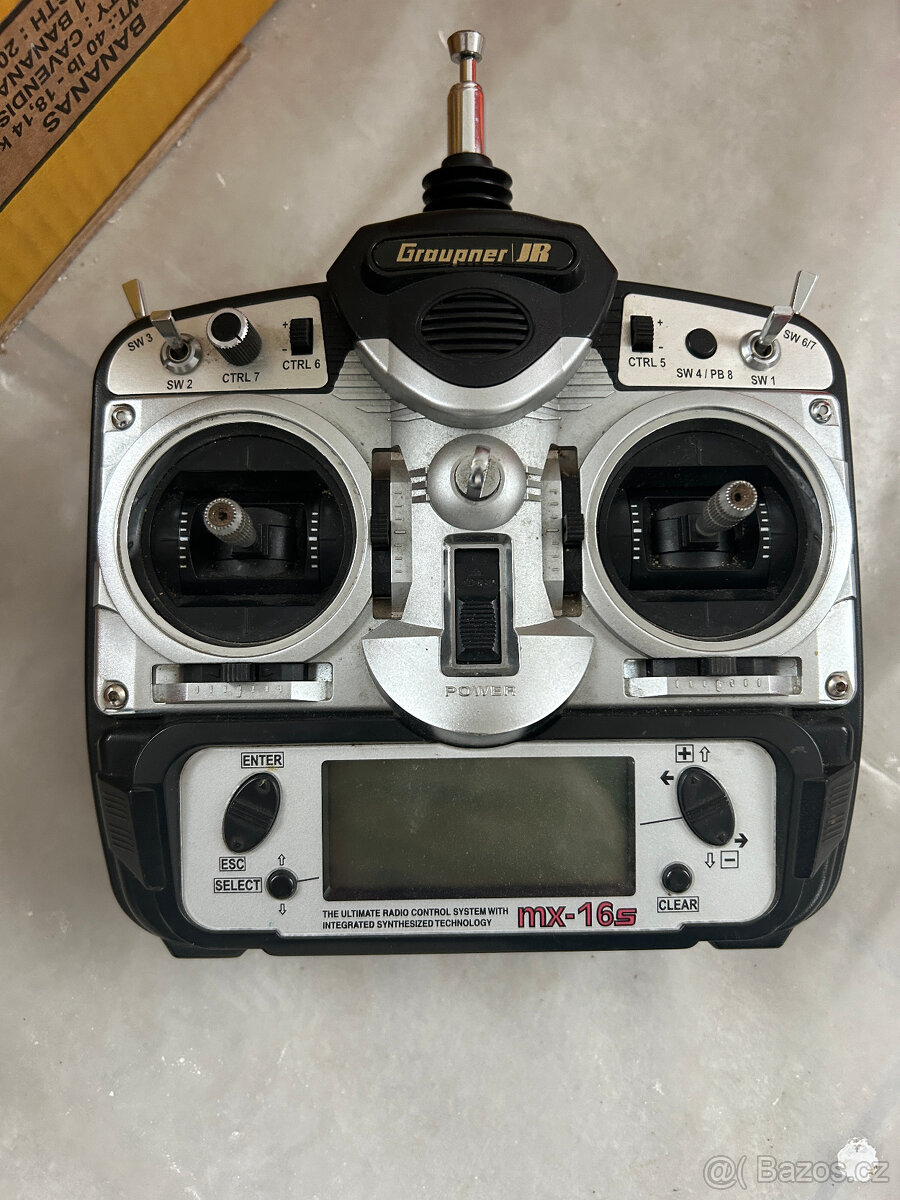 Vysílačka k RC modelům GRAUPNER mx-16s
