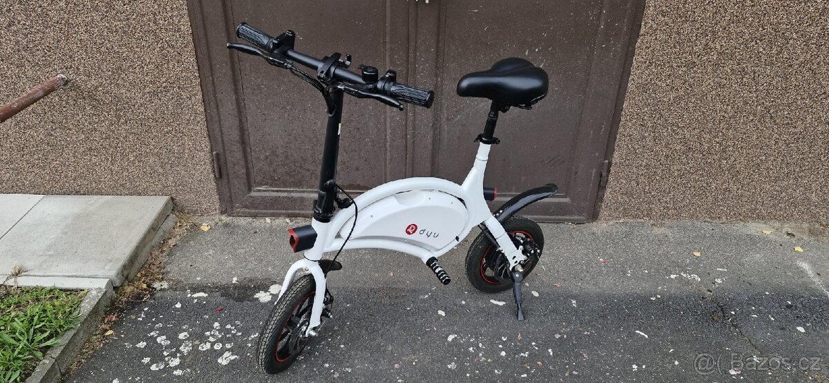 Elektrokoloběžka se sedlem,kotoučové brzdy