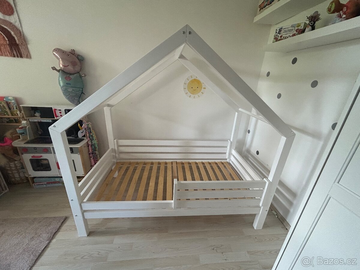 Domečková postel dominant se zábranou premium bílá
