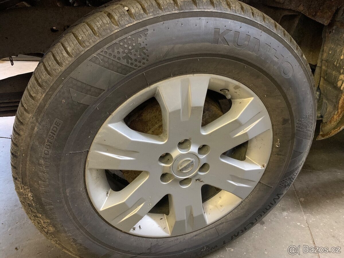 Nissan Navara,Pathfinder alu kola+zimní pneu R17