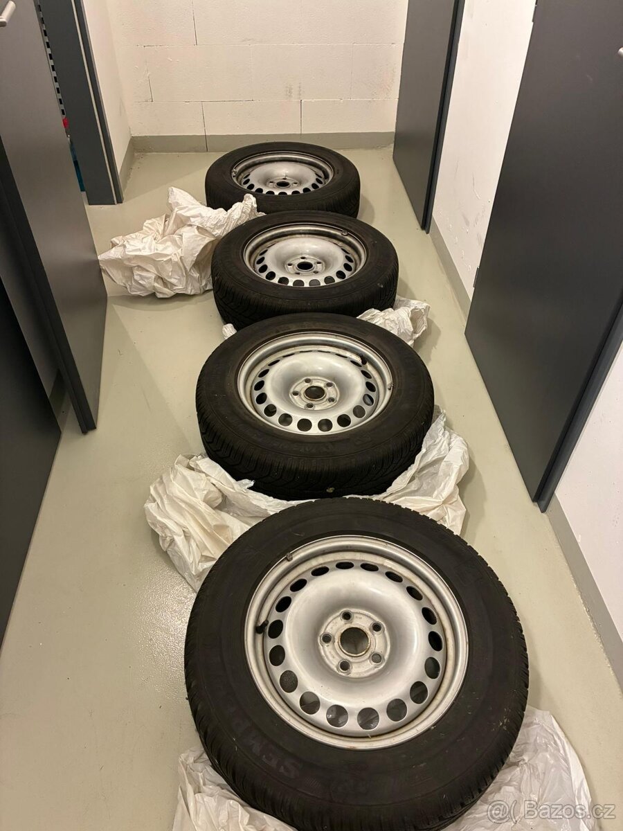 Prodám zimní pneumatiky 215/65 R16