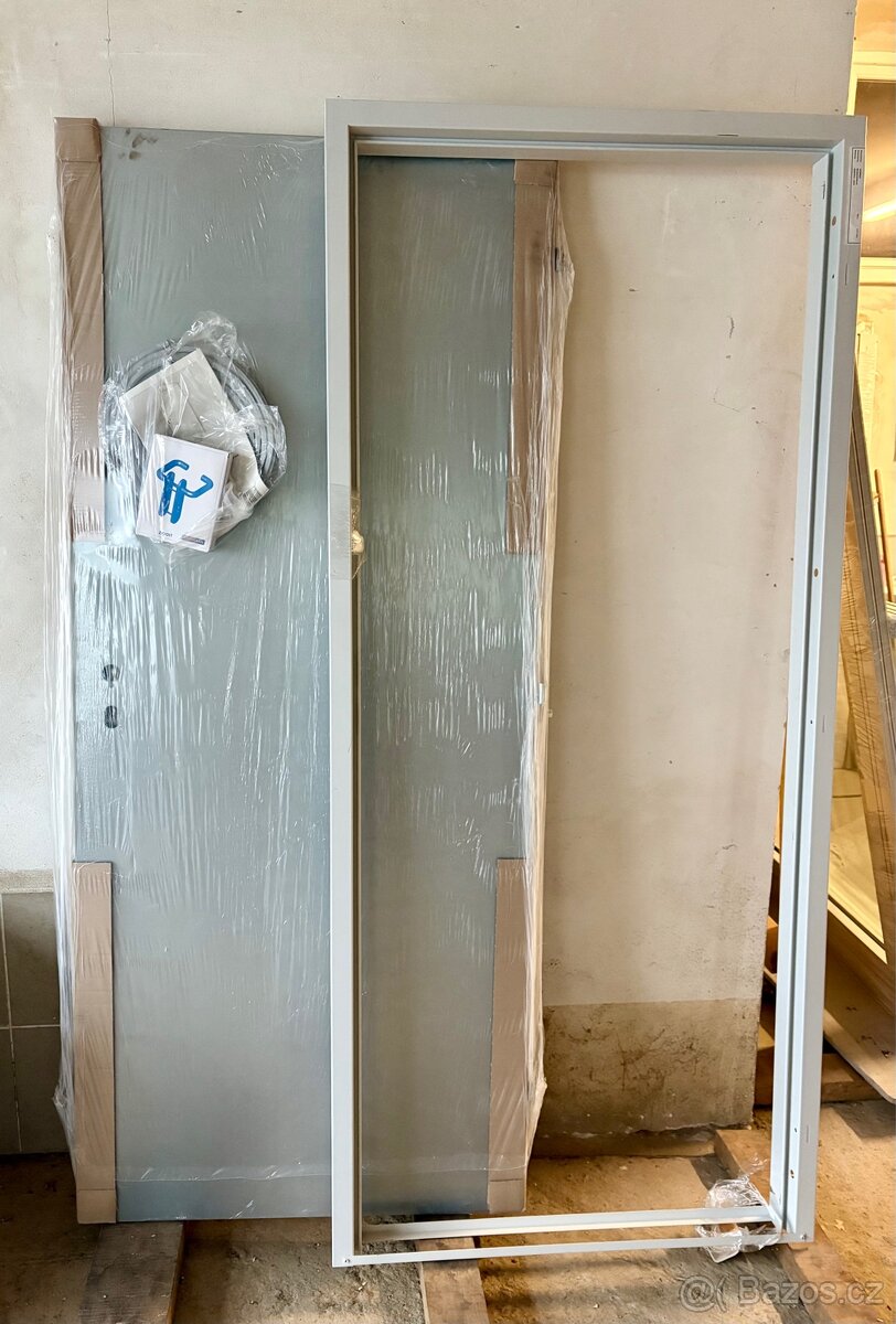 Prodam nove dvere 80 prave vc zarubne Hormann