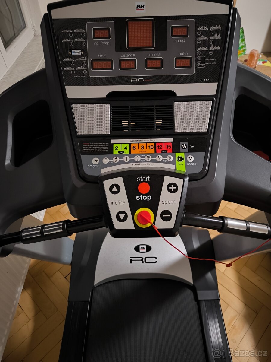 Běžecký pás BH RC12