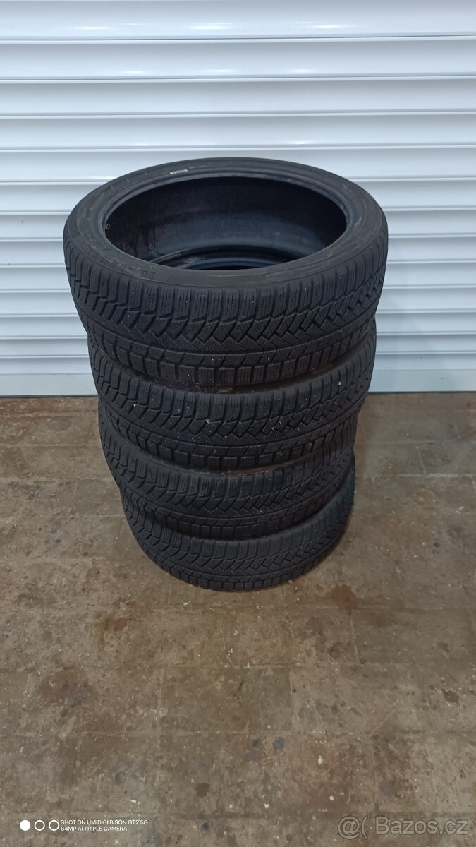 Zimní pneumatiky 205/40r18
