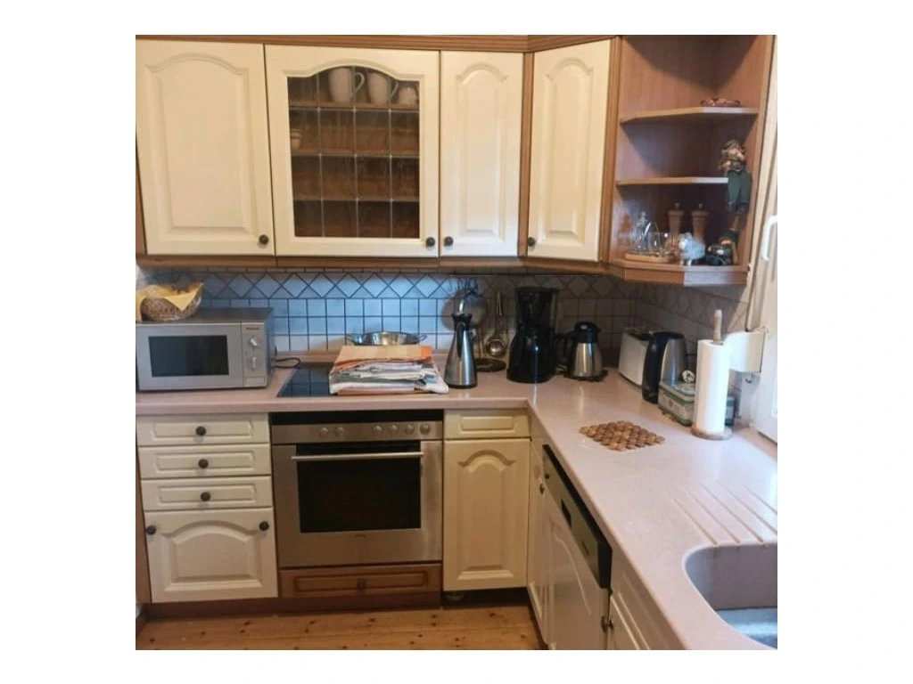 Krémová venkovská kuchyně se spotřebiči,5360