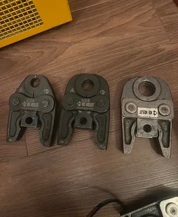 KE KELIT ČELISTI U 20 25 32 na plastohliník