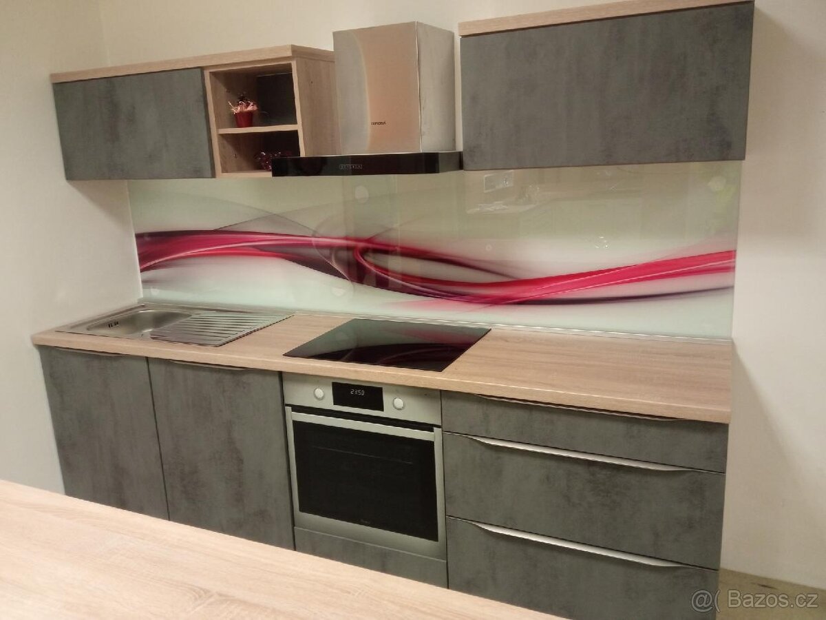 kuchyňská linka beton + obývací stěna