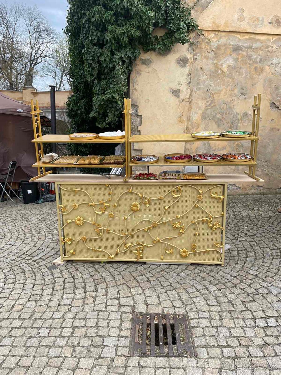 Ručně kovaný stojan