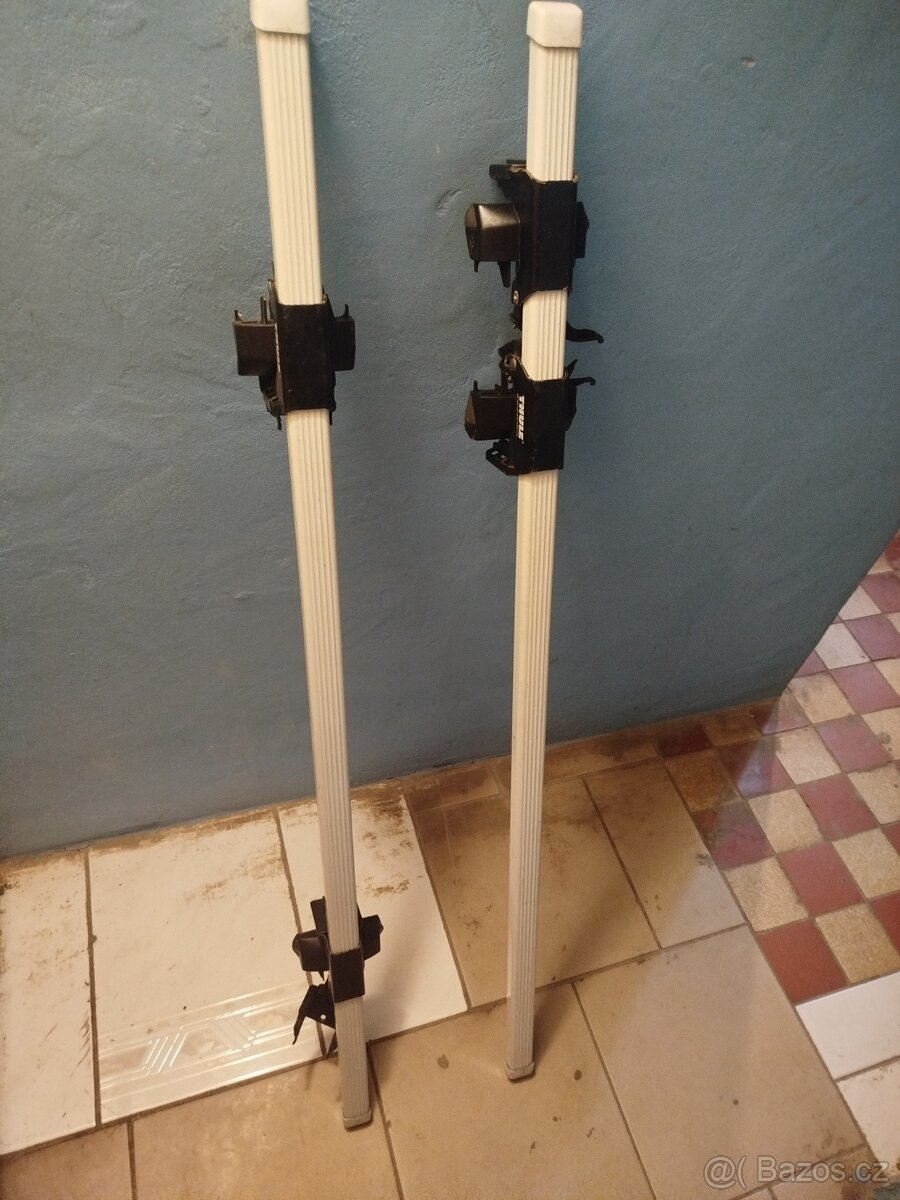 Universální nosiče (příčníky) na auto značky THULE