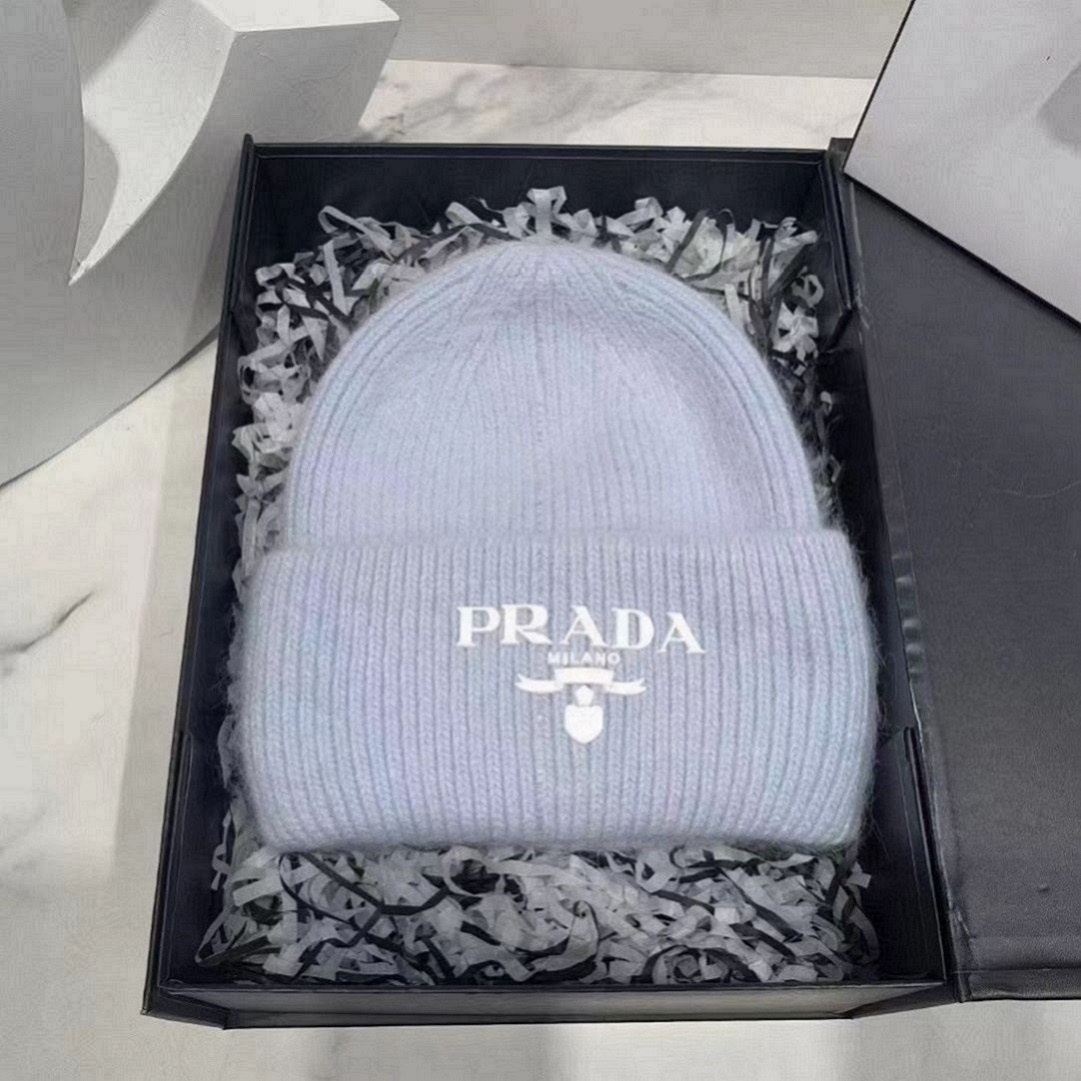 Dámská čepice Prada