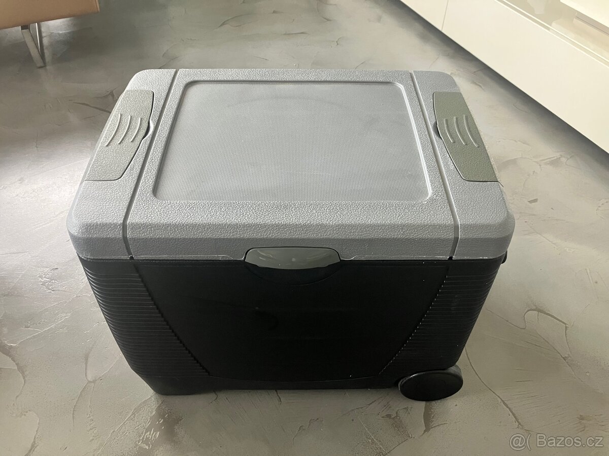 Multifunkční termoelektrická lednička Avenberg