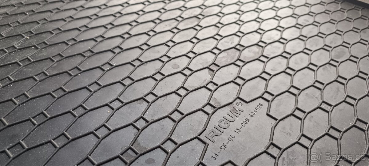 Gumová rohož kufr Octavia 3 combi