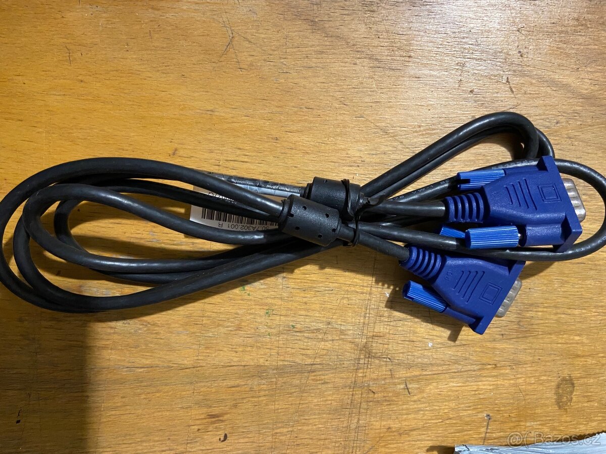 VGA kabel k monitoru nový