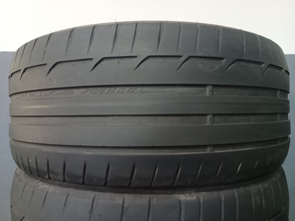 235/40 R19 DUNLOP (1323)