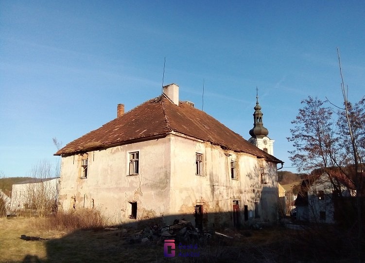 Prodej podílu 1/2 Bývalé fary, 300 m2 - Číměř