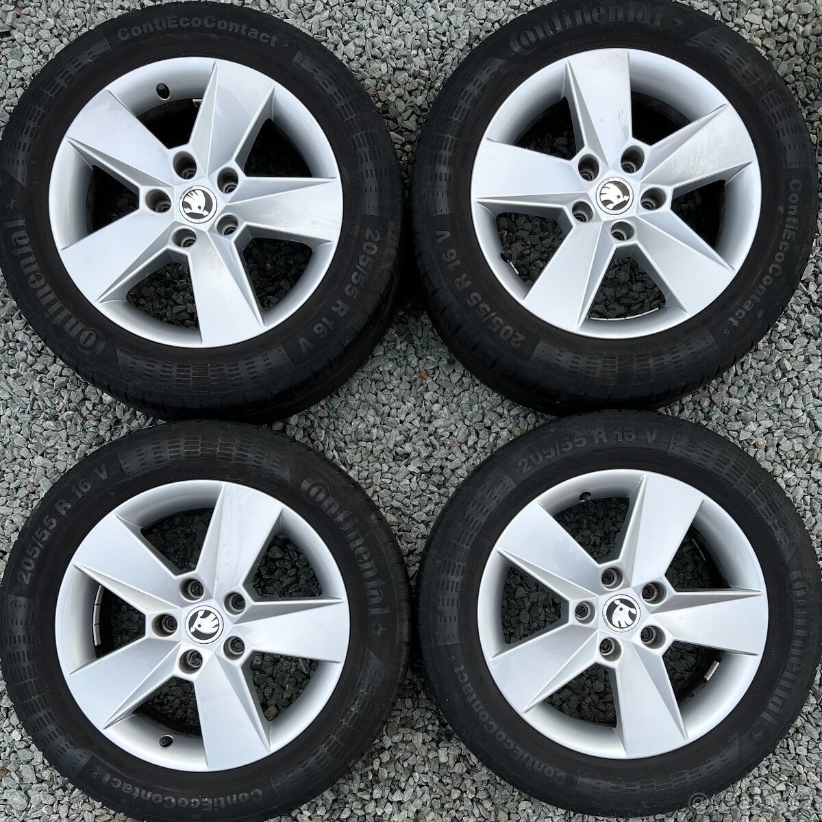 Letní kola Škoda Octavia 3 205/55 R16 Continental (2217)