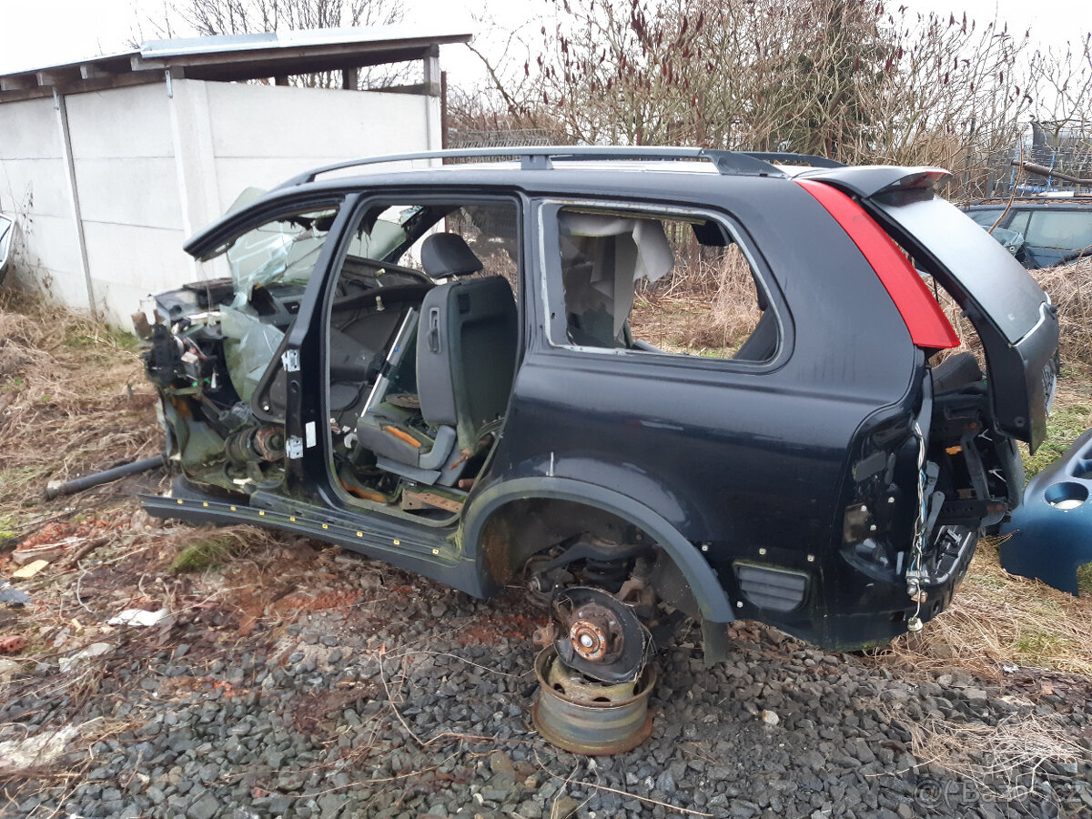 Volvo XC90 2,4 D5 136kW, 2005, pouze zbytky z vozu