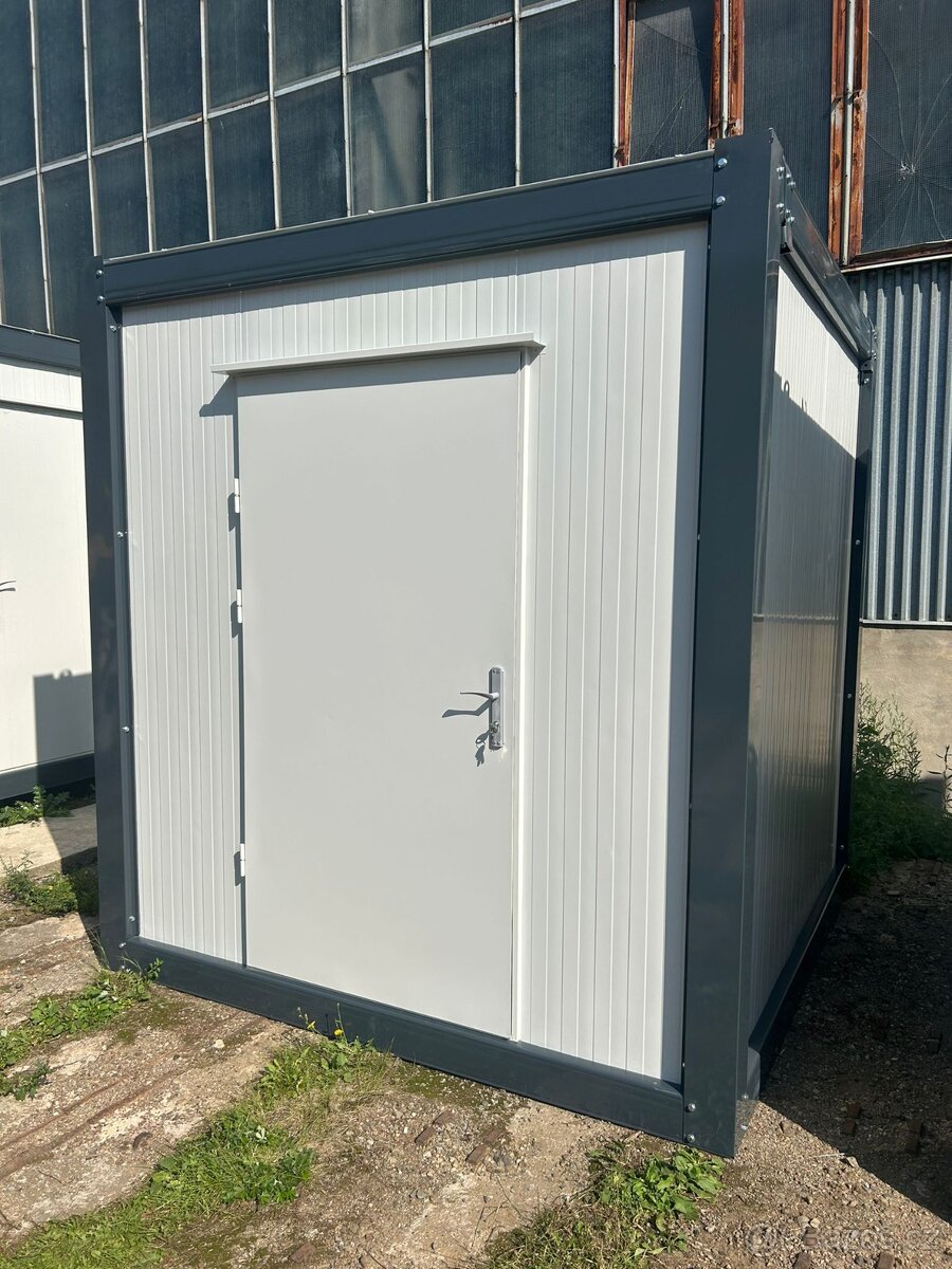 Obytný kontejner o rozměru 2,4 x 2,4 m