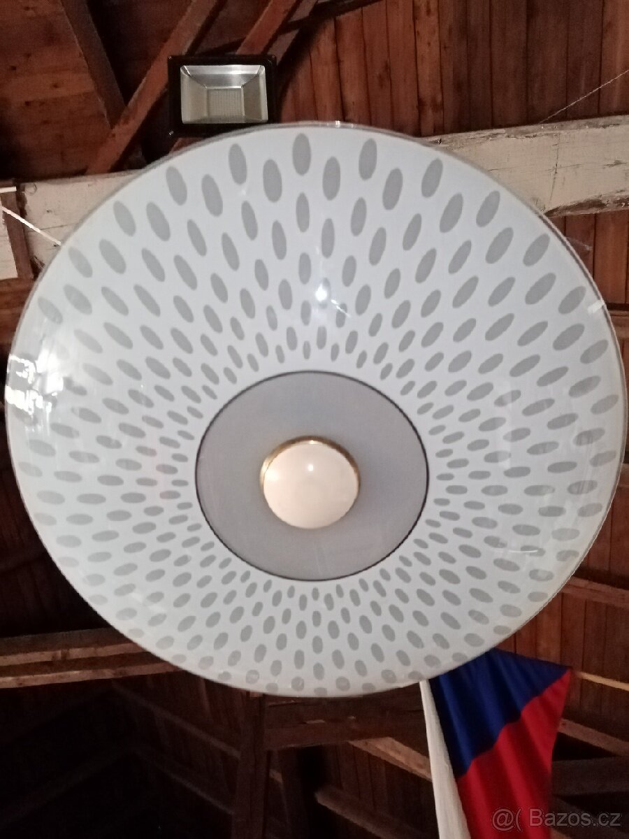Retro lustr Brusel