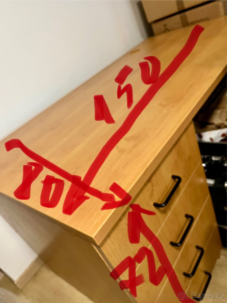 Psací stůl hnědý