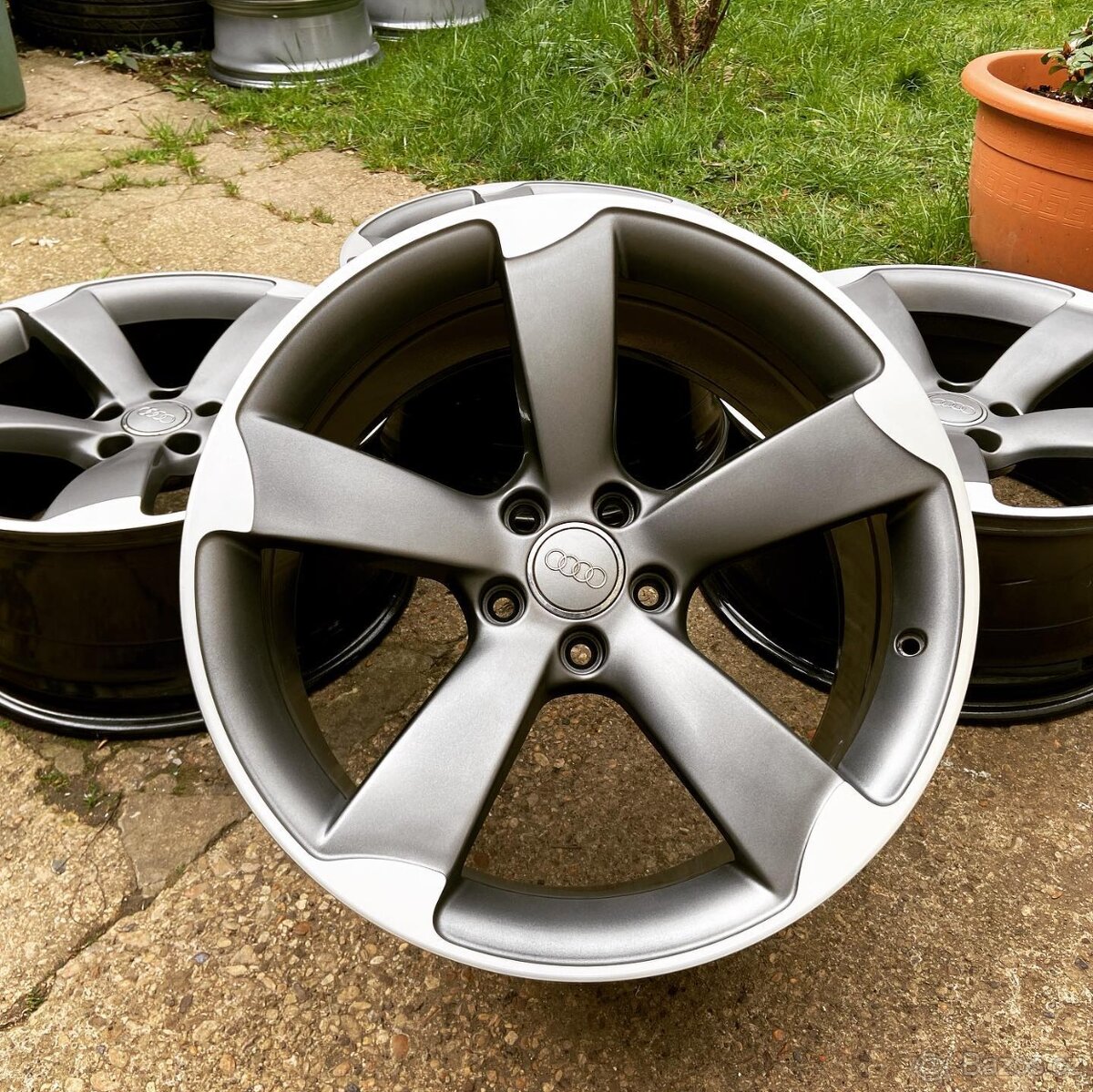 Audi Rotor Orig disky 9x19 ET33 - Sháním