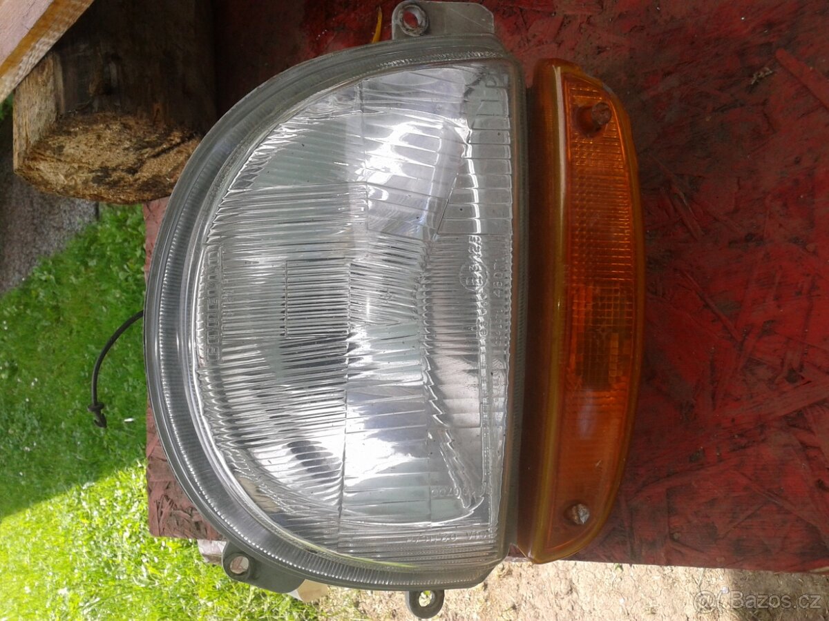 pravý kompletní přední reflektor Renault Twingo 1.2