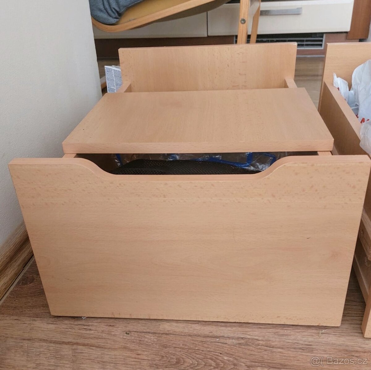 Pojízdný úložný prostor pod postel, buk