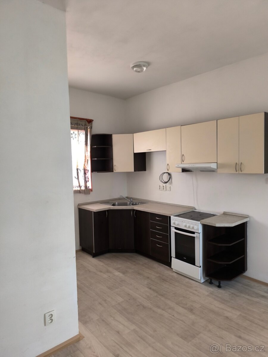Pronájem bytu 2 + kk, Tvršice - Staňkovice