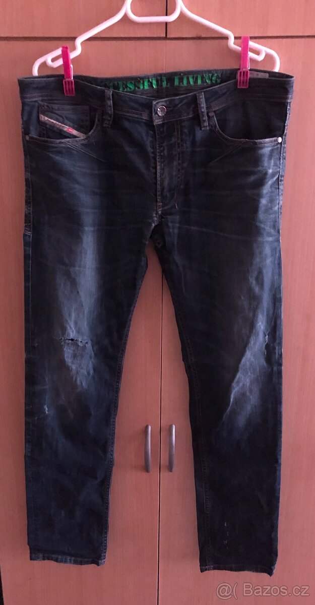 Pánské džíny Diesel - 36/32, černé. Různé oblečení.