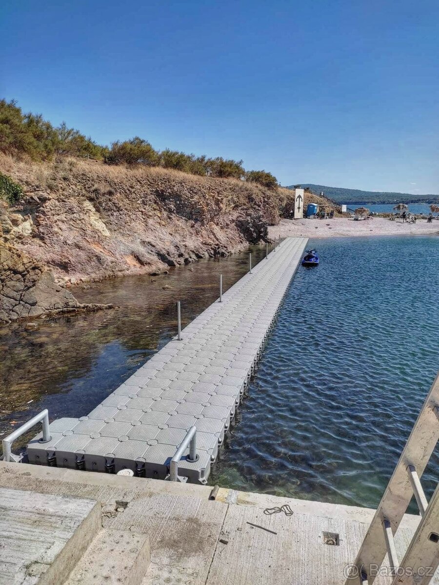 Vodní mólo, vodne mólo , pontón , vodní kocky