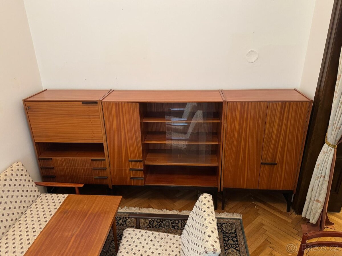 retro nábytek ze 70. let