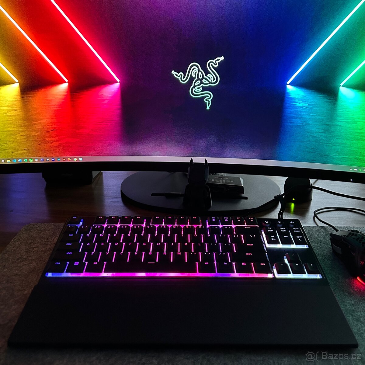 Razer Ornata V3 TKL – RGB herní klávesnice (US layout)
