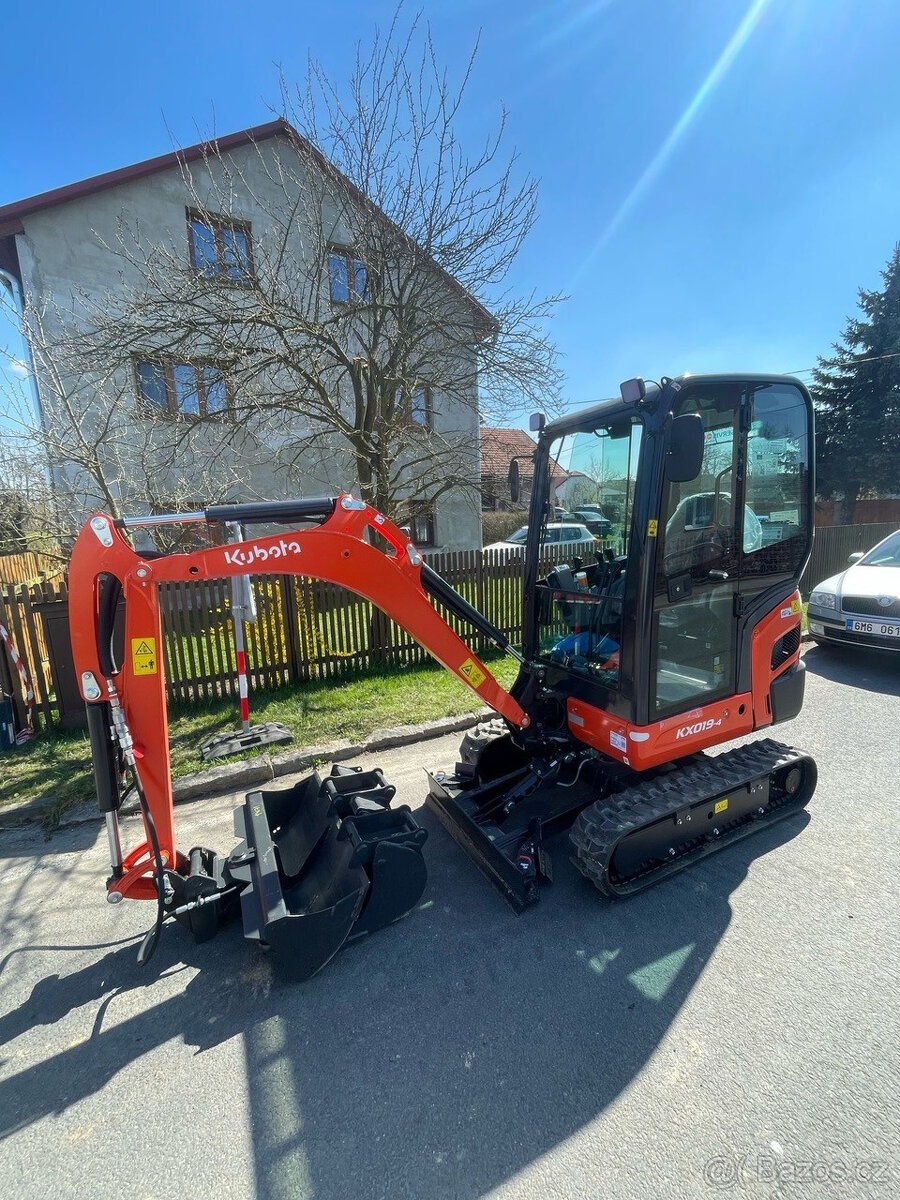 Půjčovna / pronájem / minibagr / bagr