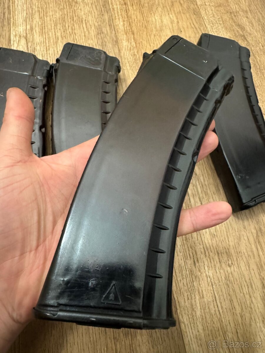AK74 zásobníky 10/10 stav