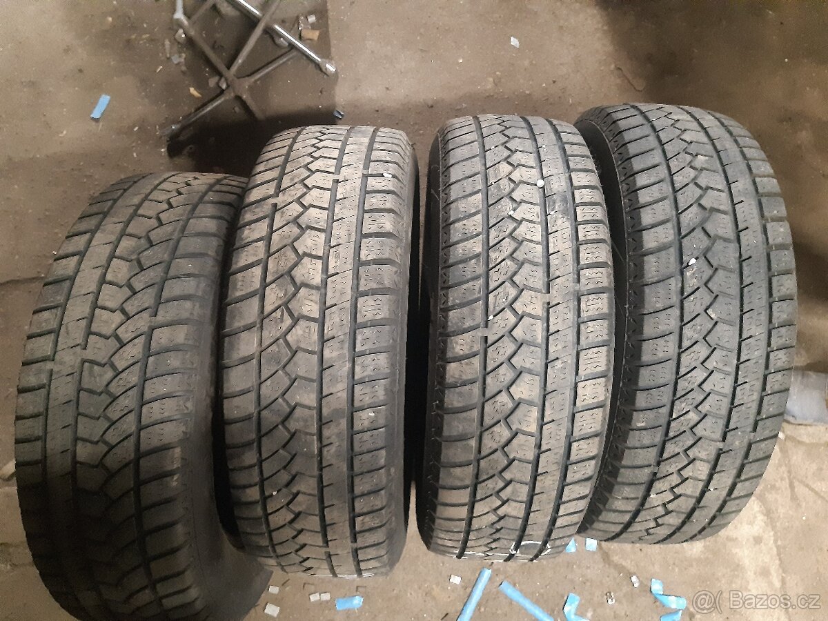 215/65R16 98H