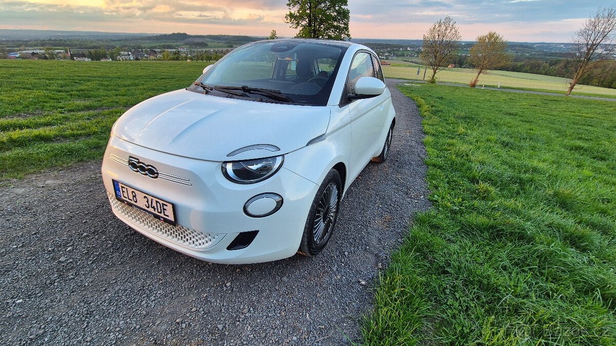 Fiat 500e icon 87kw,  baterie 42kw r.v. 2021