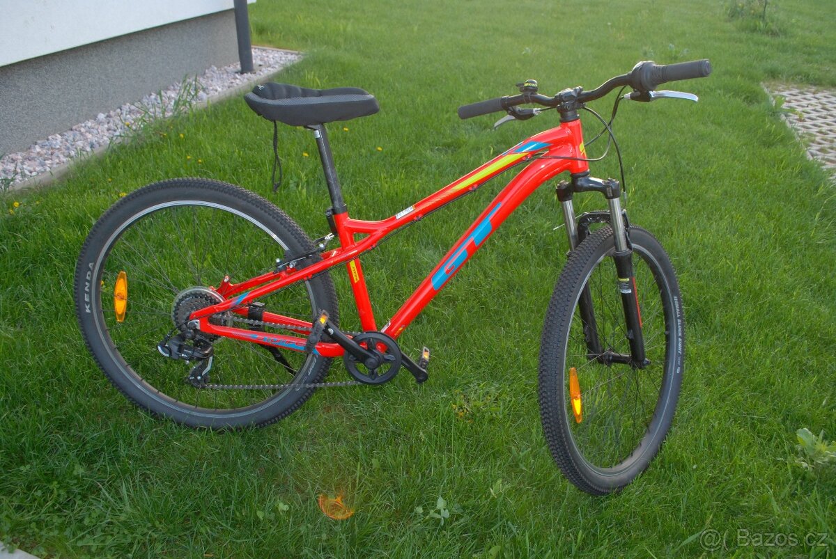 GT 26 červené