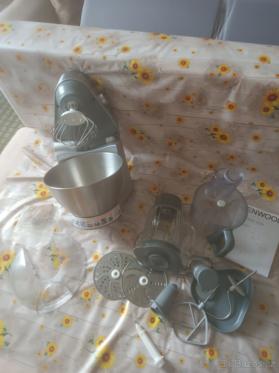 Robot Kenwood plně funkční