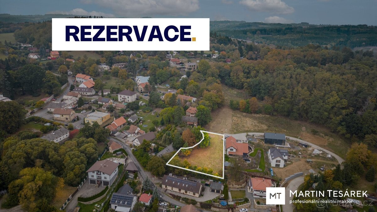 REZERVACE tavební pozemek 1327 m2 s vydaným stavebním povole