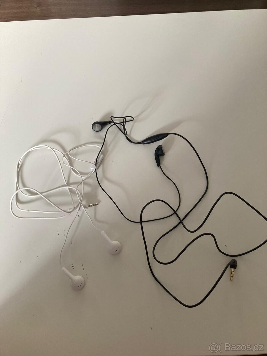 Drátová sluchátka na JACK 3,5mm - jedny Sony